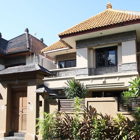 Villa Indah Kuta Royal - Private Pool - Optic Fiber High Speed Internet エクステリア 写真