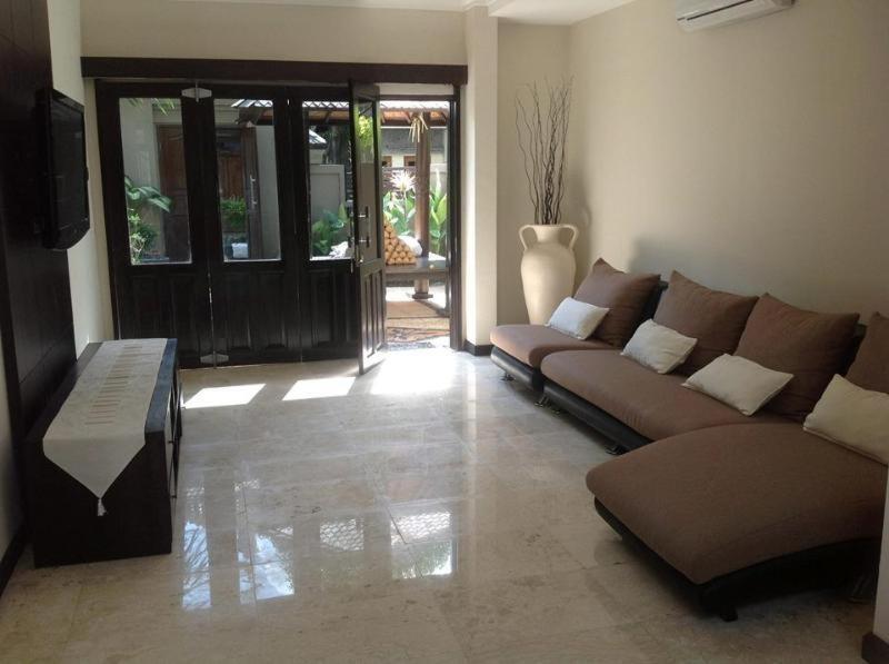 Villa Indah Kuta Royal - Private Pool - Optic Fiber High Speed Internet エクステリア 写真
