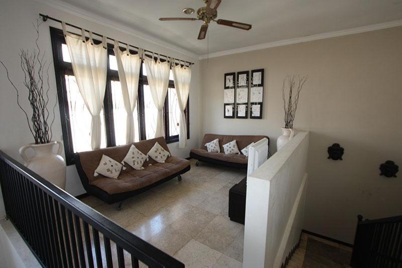 Villa Indah Kuta Royal - Private Pool - Optic Fiber High Speed Internet エクステリア 写真